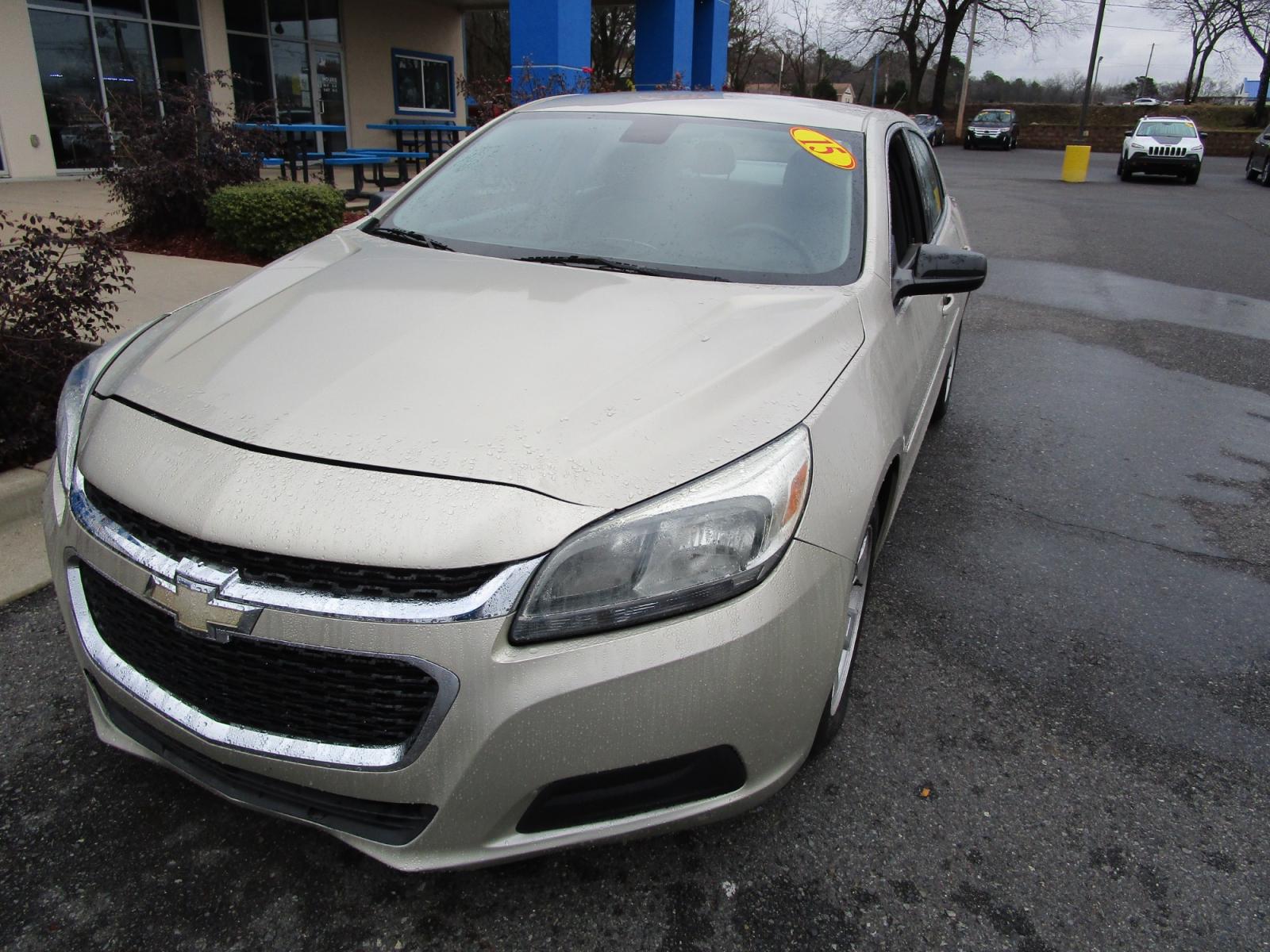 2015 Chevrolet Malibu LS (1G11B5SL1FF) with an 2.5L L4 DOHC 16V engine, 6-Speed Automatic transmission, located at 1814 Albert Pike Road, Hot Springs, AR, 71913, (501) 623-1717, 34.494228, -93.094070 - Photo #1
